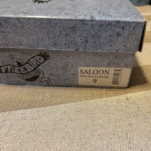 Freebird by Steven Madden Saloon pink multi snake size 9